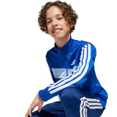 21. adidas Seasonal Essentials Tiberio 3-Stripes Jr JC7518 Trainingsanzug