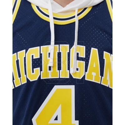 6. Mitchell & Ness NCAA Swingman Road Trikot Michigan1991 Chris Webber SMJY4437-UMI91CWEASBL