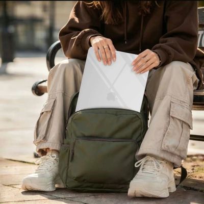 13. Tech-Protect Softshell-Schutzhülle für MacBook Pro 16" (2021/2023/2024/2025/2026) – Transparent