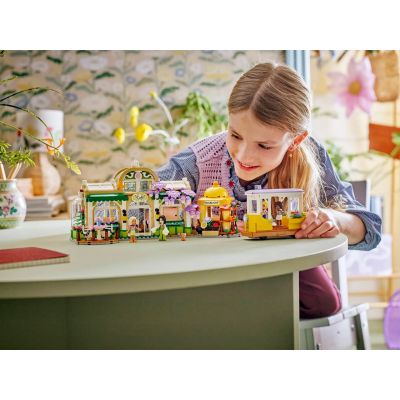 18. LEGO Friends 42671 Grünes Café und Blumengeschäft