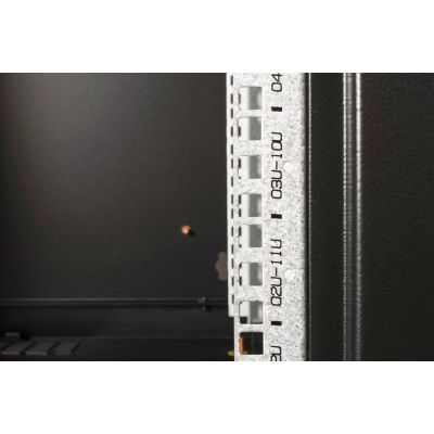 11. Digitus Unique 19" 12U 600x600 Wand-Netzwerkschrank, Glastür, schwarz, ungeteilt, montiert, 100 kg