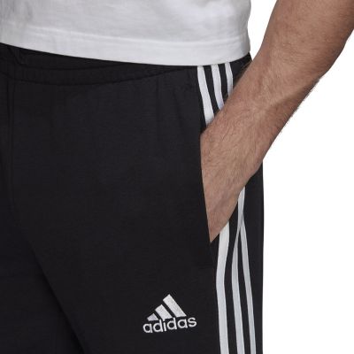 14. adidas Essentials Tapered Elasticcuff 3-Streifen Hose M GK8829