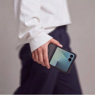 8. Tech-Protect Magmat MagSafe Hülle für Samsung Galaxy Z Flip 8 – Mattschwarz