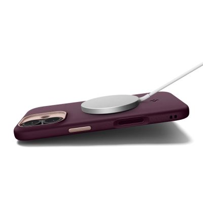 10. Spigen Nano Pop Mag MagSafe Hülle für iPhone 17 – Burgunderrot