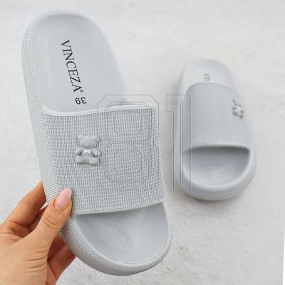 4. Vinceza W 75210 JAN403A Flip-Flops