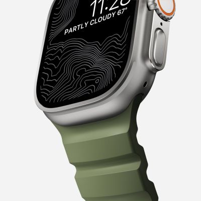 5. Nomad Rocky Point Armband aus Naturleder und Titan