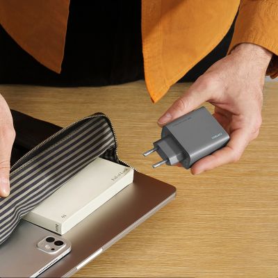 4. Cuktech CUKAD653EUGR 65W GaN-Wandladegerät 2 x USB-C 1 x USB-A - Grau