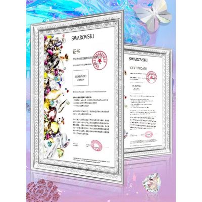 4. Kingxbar Lucky Series Hülle verziert mit originalen Swarovski-Kristallen iPhone 12 mini transparent (Glück)