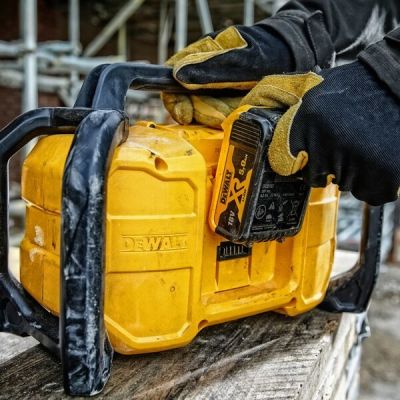 6. 18/54V XR DCR029-QW DEWALT Baustellenradio