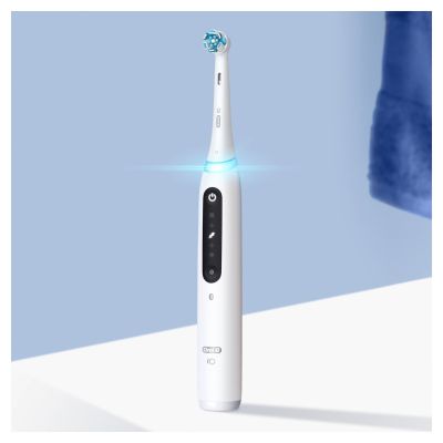 7. Braun Oral-B iO Serie 5 Quite White