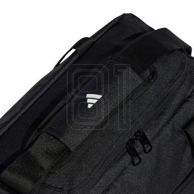 6. adidas Essentials 3-Streifen Reisetasche XS IP9861