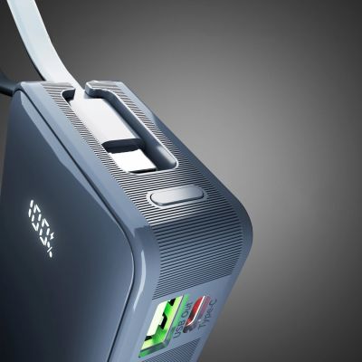 8. Powerbank SBS 10000 mAh 20W mit integriertem USB-C-Kabel und Digitalanzeige - dunkelgrau