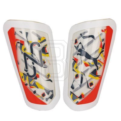 2. Puma Neymar Jr Ultra Flex Sleeve 030921-01 Fußball-Schienbeinschoner