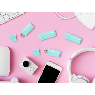 8. USB 3.0 GOODRAM 64GB UME3 CARE
