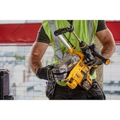 5. DEWALT 18V Staubabsaugsystem