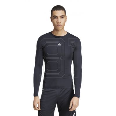 3. adidas Techfit M JP2944 Thermoshirt