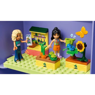 14. LEGO Friends 42697 – Kreativkoffer mit Puppenhaus
