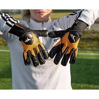5. Yakima Sport Pro One 100732 goalkeeper gloves