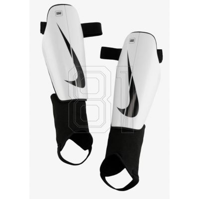 Nike Charge DX4608-100 Fußball-Schienbeinschoner