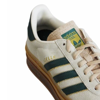 6. Adidas Gazelle Bold Damen-Plateau-Sneaker - ID7056