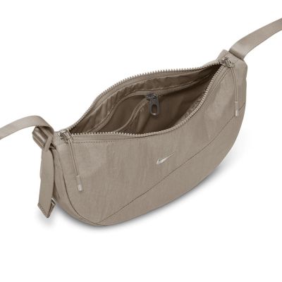 4. Nike Aura Schultertasche HQ4370-236