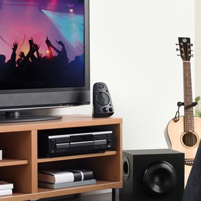 20. Logitech Z623 Lautsprecherset 200W Universal Schwarz 2.1 Kanal 35W