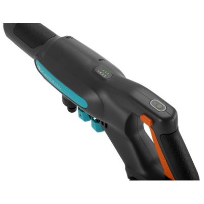 4. Gardena AquaClean 24/18V P4A Kompakt-Hochdruckreiniger mit Akku, 250 l/h, Schwarz, Blau, Orange