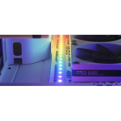 3. HYTE LS30 qRGB Lichtstreifen (2 Stück)