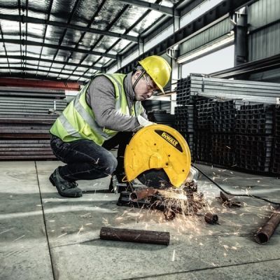 2. DeWALT D28730-QS 4000 U/min Tischkreissäge