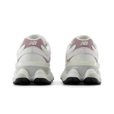 10. New Balance U9060EEJ Sportschuhe