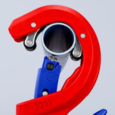 13. Knipex 90 23 01 BK Handrohrschneider