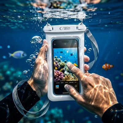 9. Tech-Protect UWC7 6,9" wasserdichte Hülle - Weiß