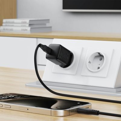10. Acefast A118 30W GaN USB-C Wandladegerät mit USB-C-Kabel (1,2 m) – Schwarz