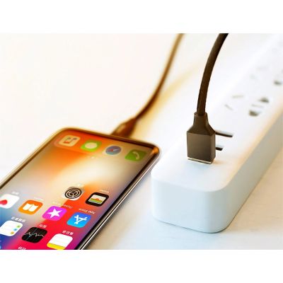 15. Baseus Yiven USB / Lightning Ladekabel Datenkabel Textilkabel Gewebekabel 1,8M schwarz (CALYW-A01)
