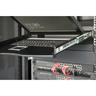 20. Digitus Modularkonsole mit 17-Zoll-TFT-Monitor (43,2 cm), 8-Port-KVM-Switch und Touchpad, deutsche Tastatur