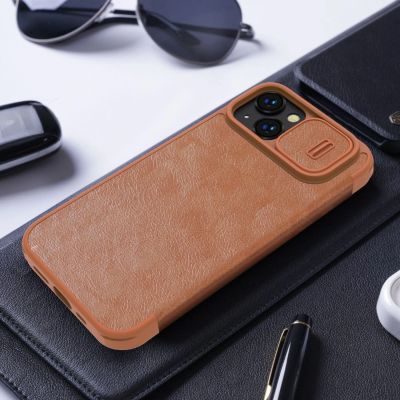 20. Nillkin Qin Leder Pro Hülle iPhone 14 Plus Kamera Cover Holster Cover Flip Case Braun
