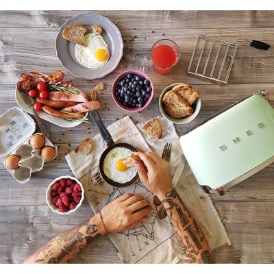 16. SMEG TSF01PGEU Toaster Pastellgrün