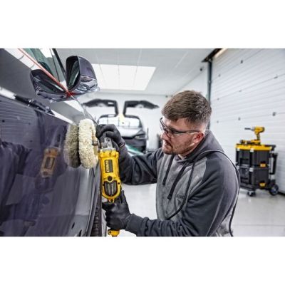 7. DeWALT DWP849X-QS Autopolitur 1250W 3500RPM