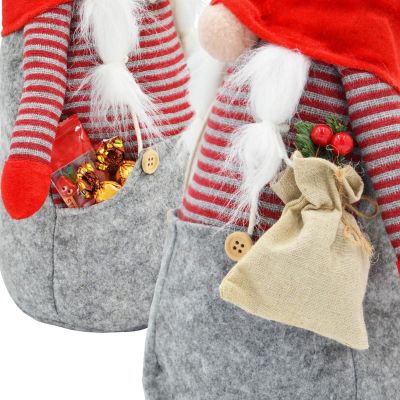 11. Dekorativer Weihnachtsmann, 50 cm, Mädchen mit Tasche und Beere
