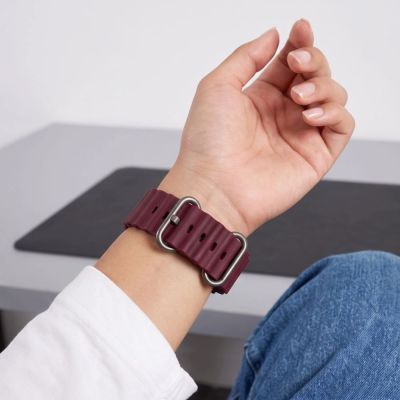 6. Tech-Protect Iconband Pro Armband für Apple Watch 44 / 45 / 46 / 49 mm - bordeauxrot