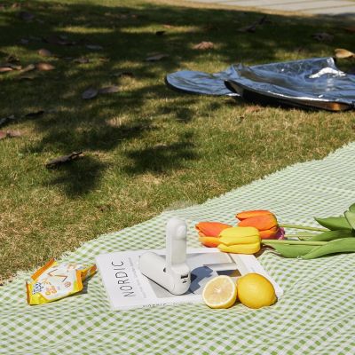 7. Jisulife Handventilator Life8 Plus, tragbarer USB-Ventilator mit Powerbank-Funktion 4500 mAh und Taschenlampe – Weiß