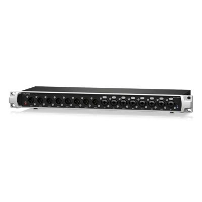 Midas DN4888 Stage Connect Modul mit 8/8 analogen Ein-/Ausgängen und zwei Ultranet-Eingängen