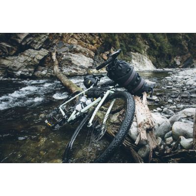 8. TOPEAK BACKLOADER schwarze Fahrradsatteltasche (15 Liter)