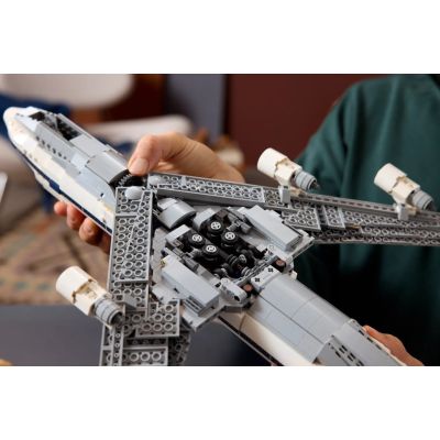 26. LEGO Icons 10360 Shuttle Carrier