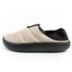 2. Crocs Herren-Hausschuhe Classic Puff Moc Hausschuhe beige isoliert