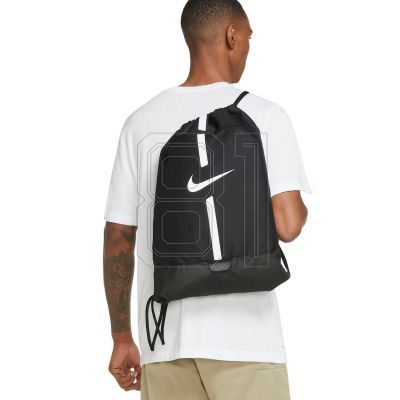 5. Nike Academy DA5435-010 Tasche