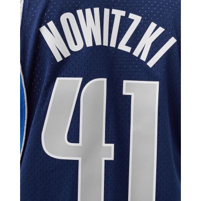 6. Mitchell & Ness NBA Swingman Dallas Mavericks Dirk Nowitzki M T-Shirt SMJY1148-DMA11DNOASBL