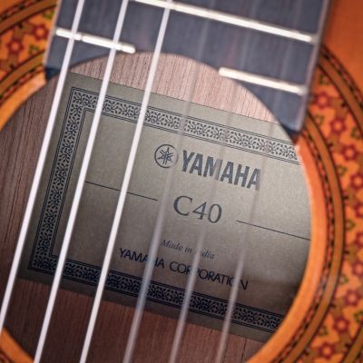 6. Yamaha C40 II - 4/4 Klassische Gitarre