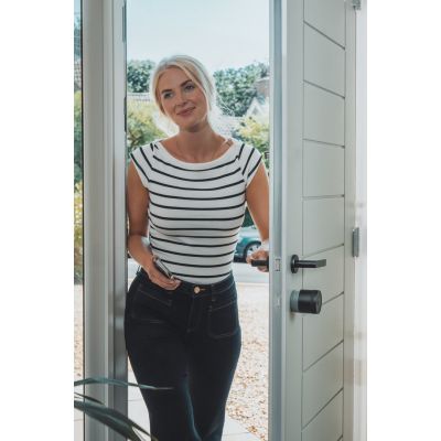 8. Yale Linus Smart Lock L2 Lite Schwarzes intelligentes Türschloss