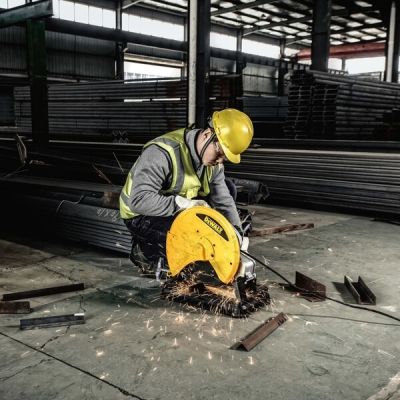 7. DeWALT D28730-QS 4000 U/min Tischkreissäge